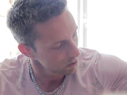 孙子带女朋友回家 却被肥猪爷爷上了 老当益壮