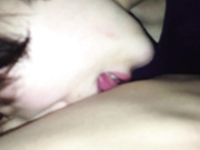 百度云流出外表斯文的眼镜小夫妻自拍的激情视频和艳照