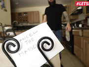 Alina Lopez和Gia Milana大屁股美国青少年与有钱人三人行