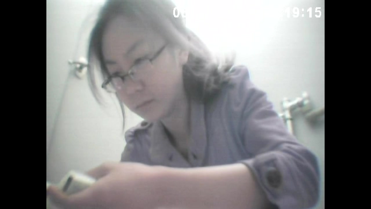 超男双镜头194学姐生理期,扔护垫的动作都这么迷人